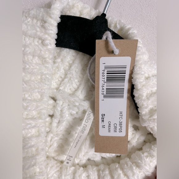 NWT Hello Nite Heavy Knit High Neck Sweater Oversized Fit Cream Color Size M - Picture 3 of 7